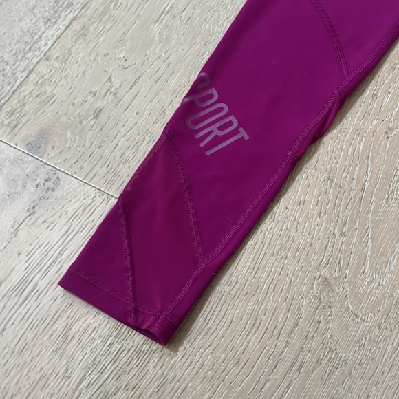 Victoria’s Secret Sport Knockout Leggings. Small. - Picture 8 of 10